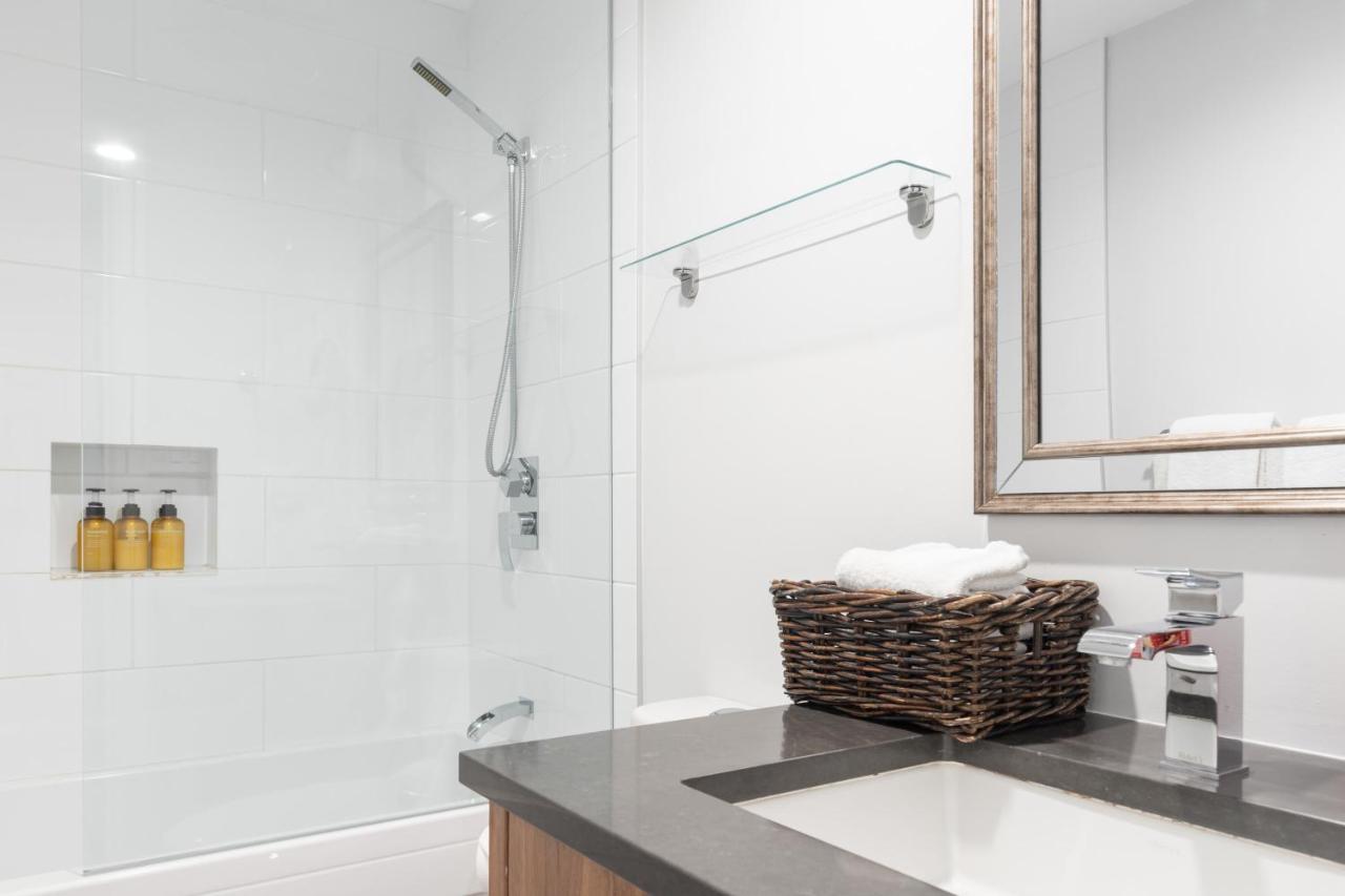 Updated Whistler Creek Studio With Parking วิสต์เลอร์ ภายนอก รูปภาพ