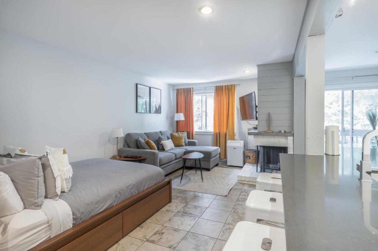 Updated Whistler Creek Studio With Parking วิสต์เลอร์ ภายนอก รูปภาพ