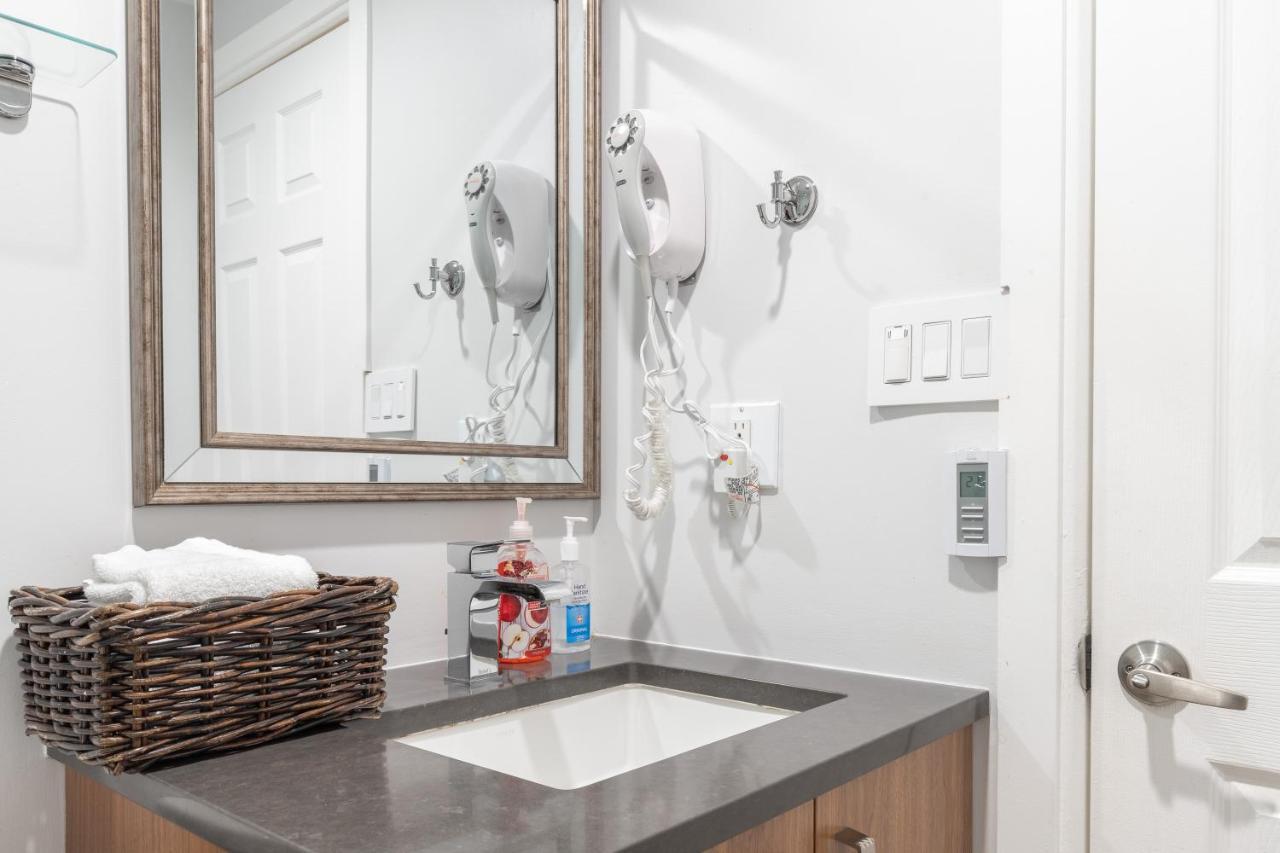 Updated Whistler Creek Studio With Parking วิสต์เลอร์ ภายนอก รูปภาพ